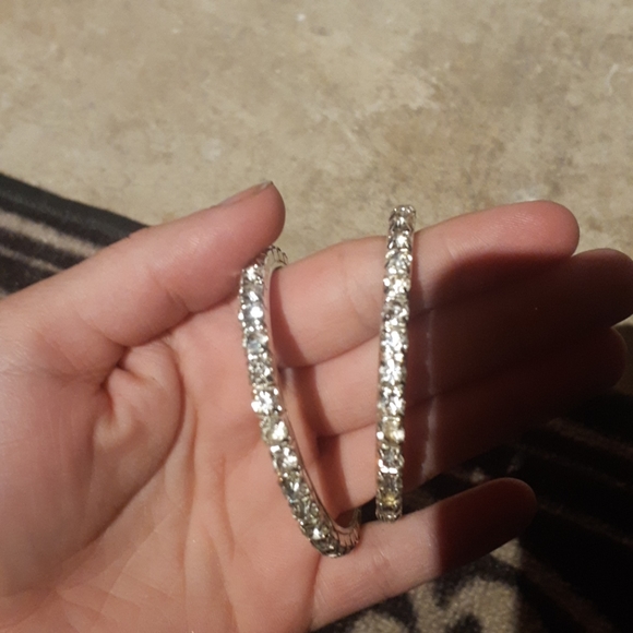 Earnings - Picture 1 of 2